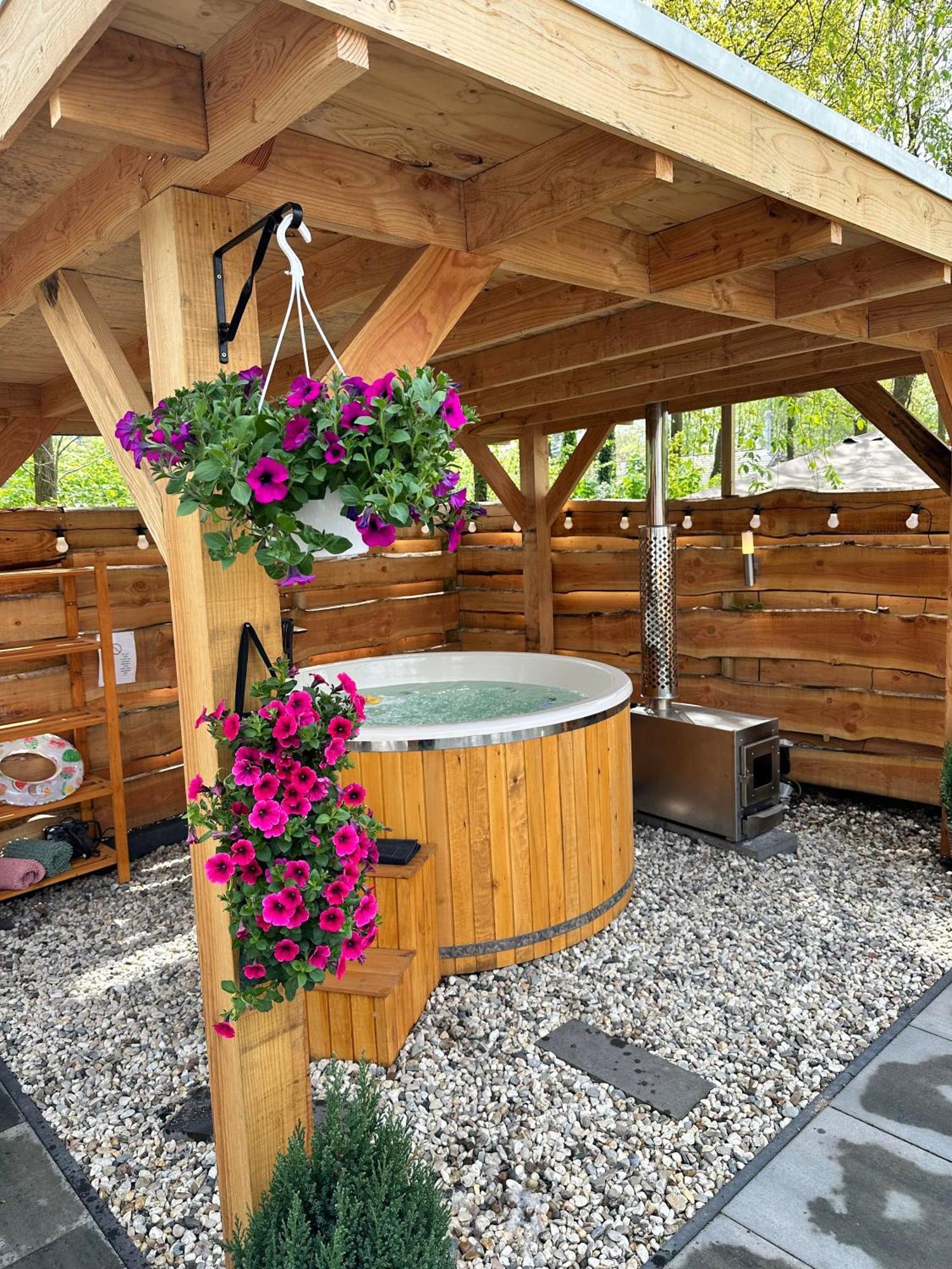 Chalet Harmony Prive Wellness Putten Δωμάτιο φωτογραφία